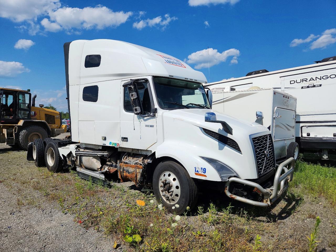 4V4NC9EH8MN281591 · 2021 VOLVO VN