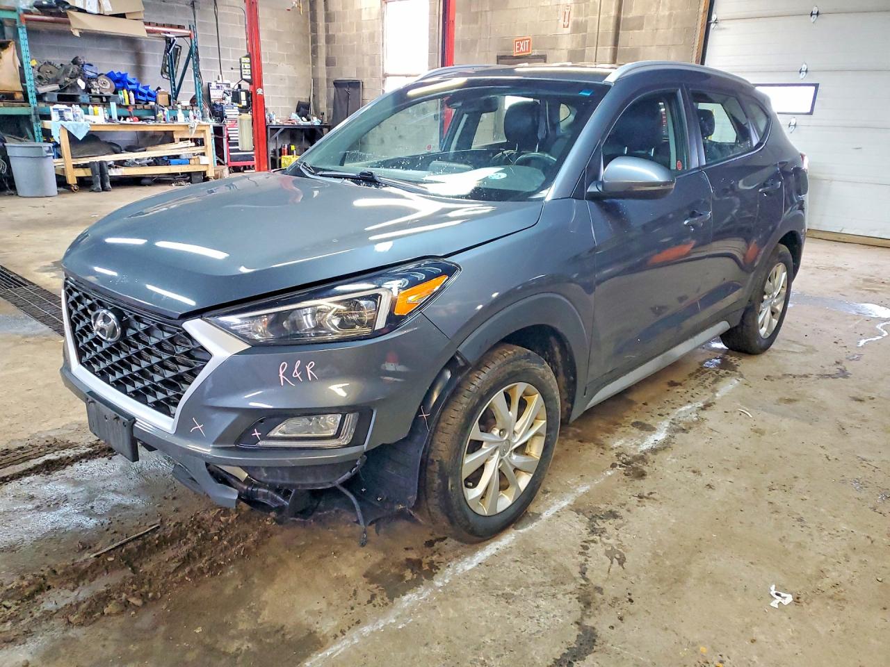 KM8J3CA42KU857037 · 2019 HYUNDAI TUCSON