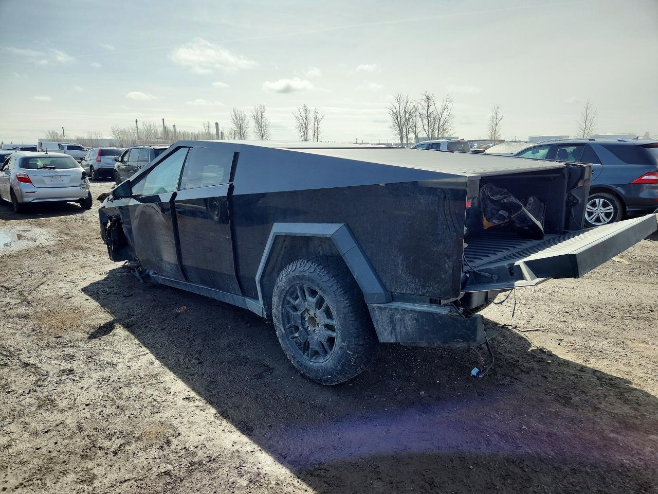 7G2CEHEE7RA046855 · 2024 TESLA CYBERTRUCK · 2/12
