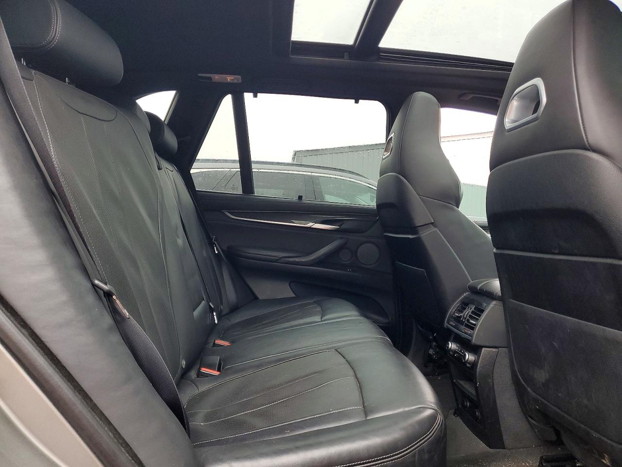 5YMKT6C37H0X20844 · 2017 BMW X5 · 11/13