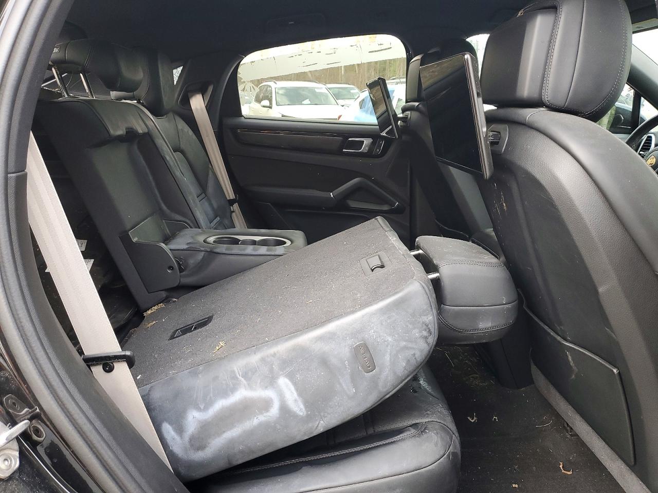 WP1BB2AY6PDA30589 · 2023 PORSCHE CAYENNE · 10/13