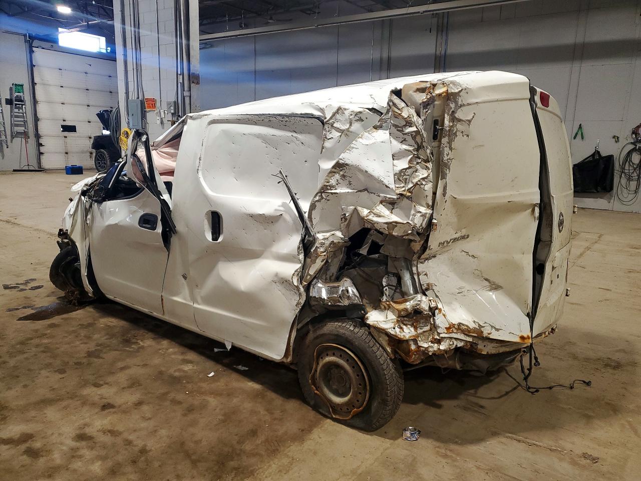 3N6CM0KN5FK722413 · 2015 NISSAN NV200 · 2/13