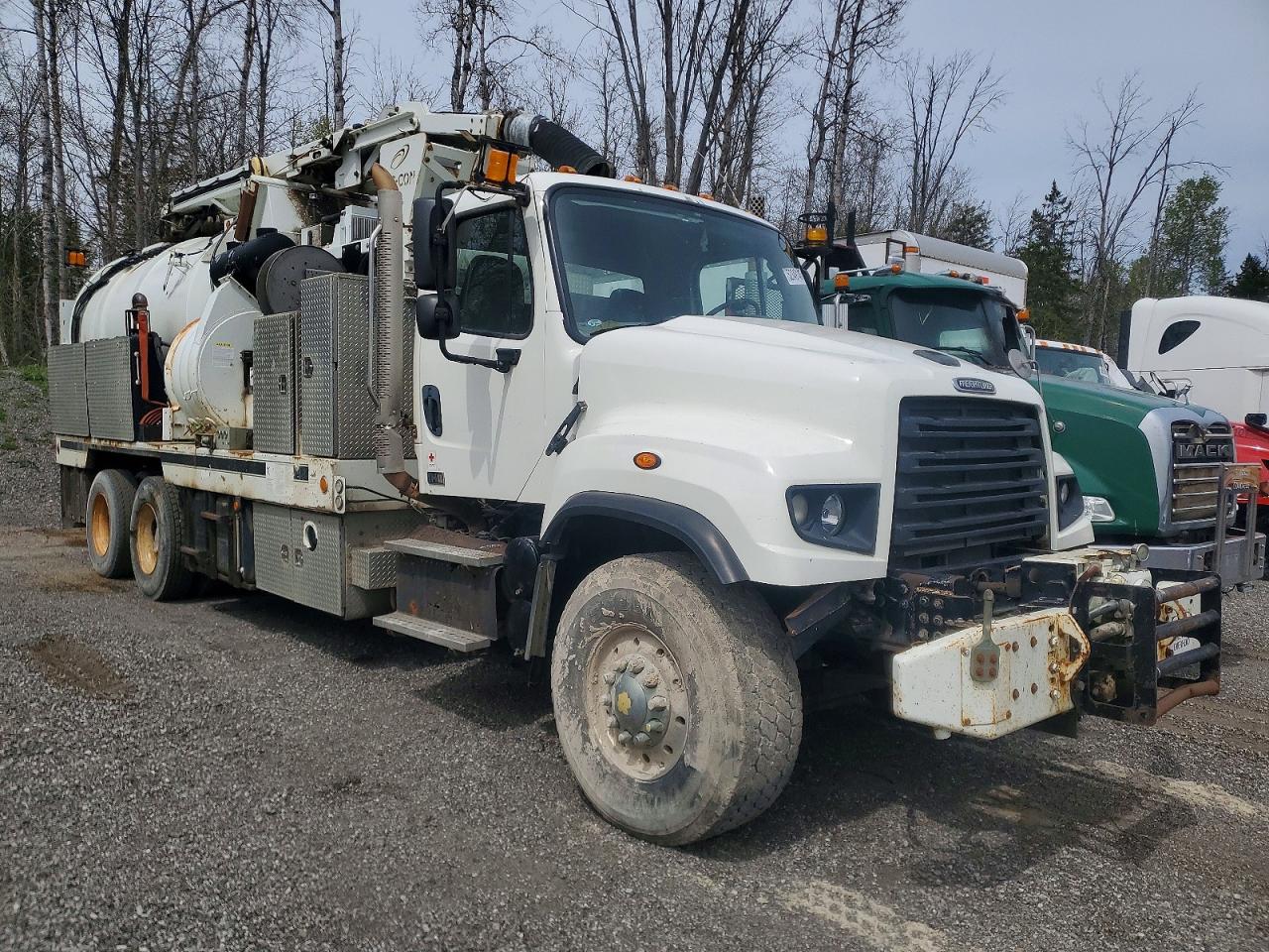 1FVHG3CY4EHFK2468 · 2014 FREIGHTLINER 114SD