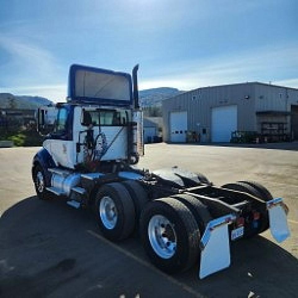 1HSDJSJR7CH562269 · 2012 INTERNATIONAL PROSTAR · 3/10