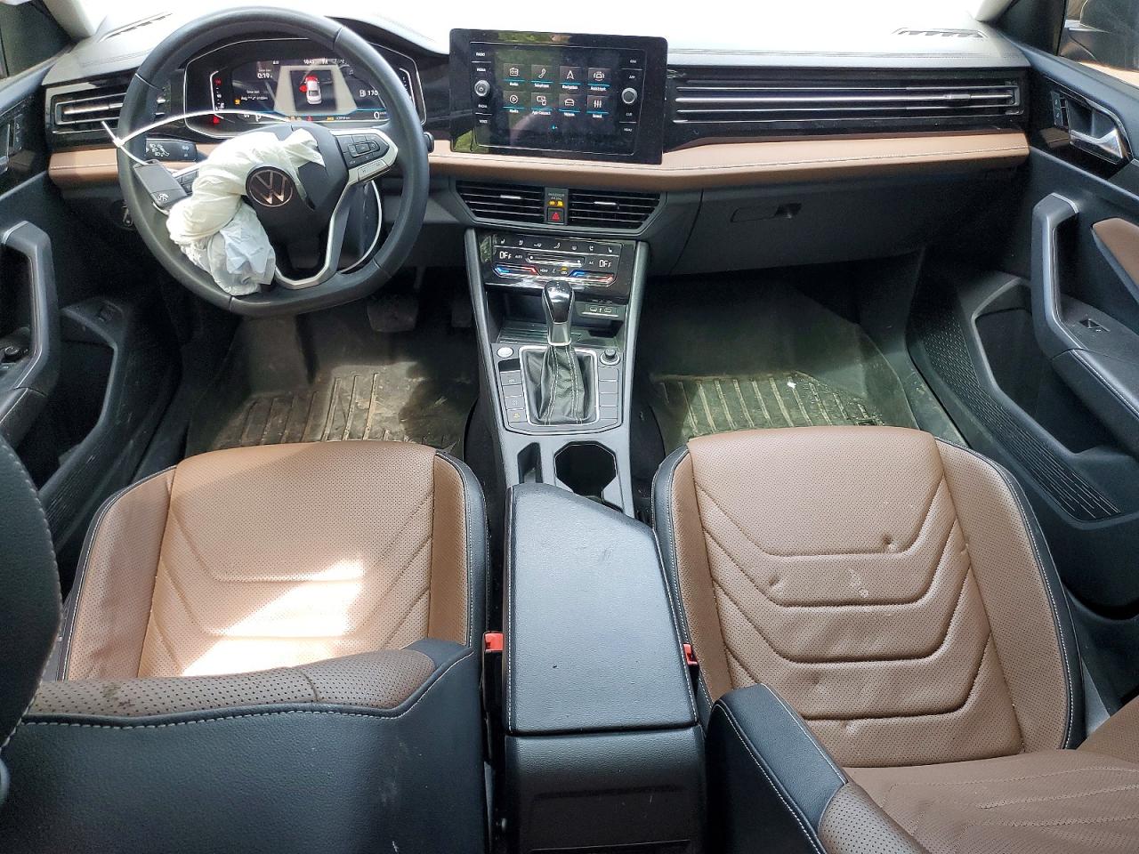 3VWGX7BU5SM089029 · 2025 VOLKSWAGEN JETTA · 8/13