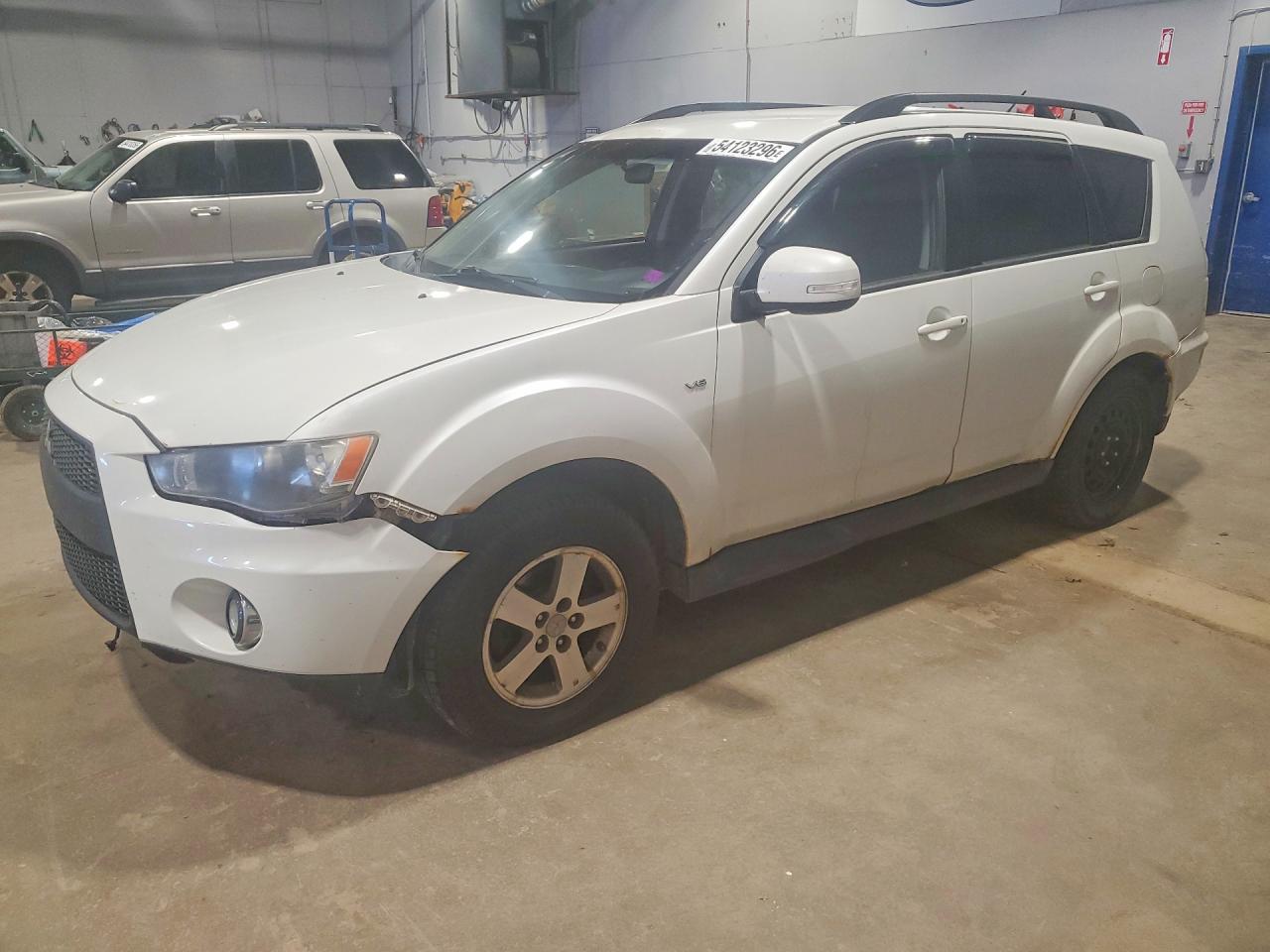JA4JT3AX3BU603555 · 2011 MITSUBISHI OUTLANDER