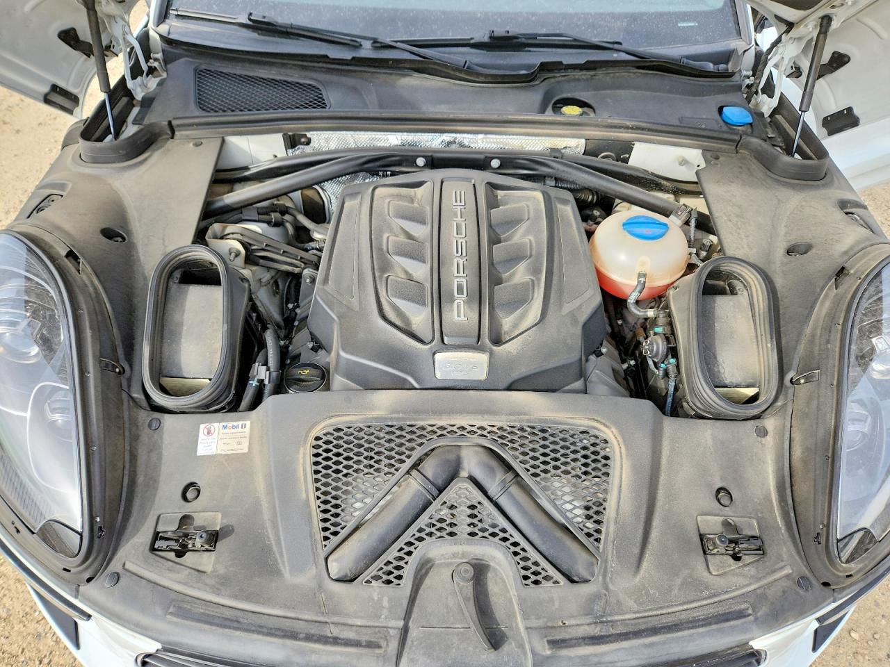WP1AG2A52HLB53395 · 2017 PORSCHE MACAN · 12/13