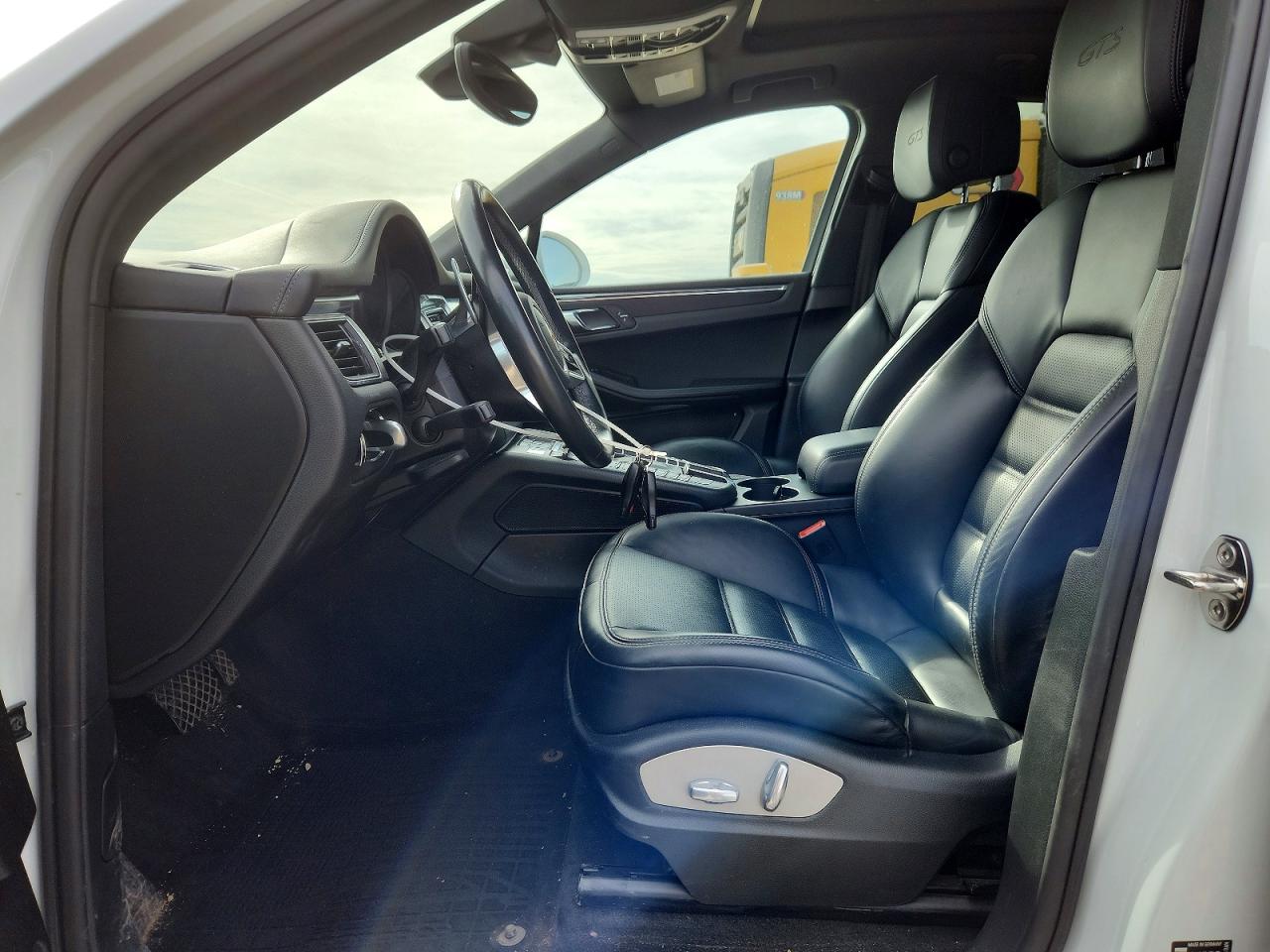 WP1AG2A52HLB53395 · 2017 PORSCHE MACAN · 7/13