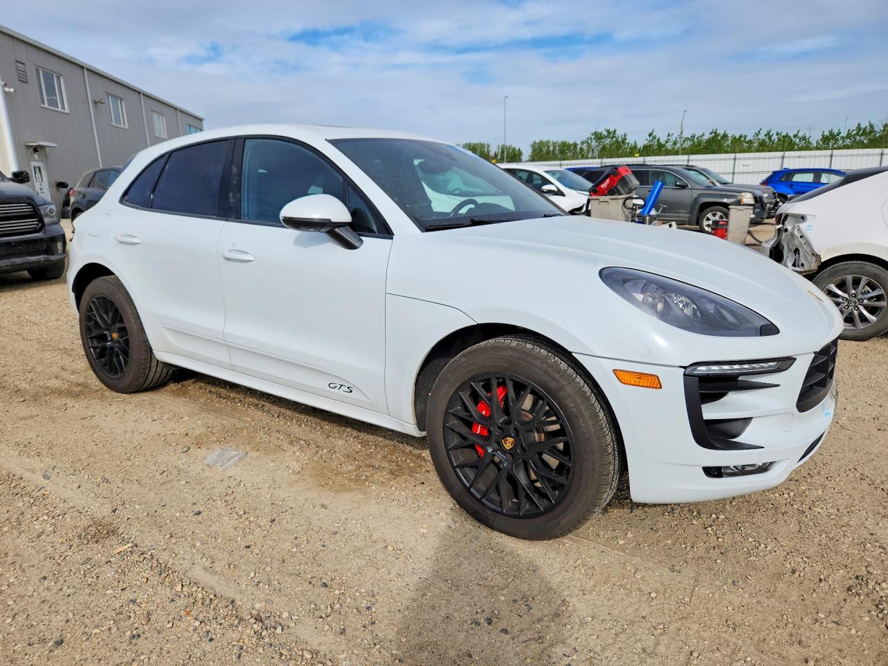 WP1AG2A52HLB53395 · 2017 PORSCHE MACAN · 4/13