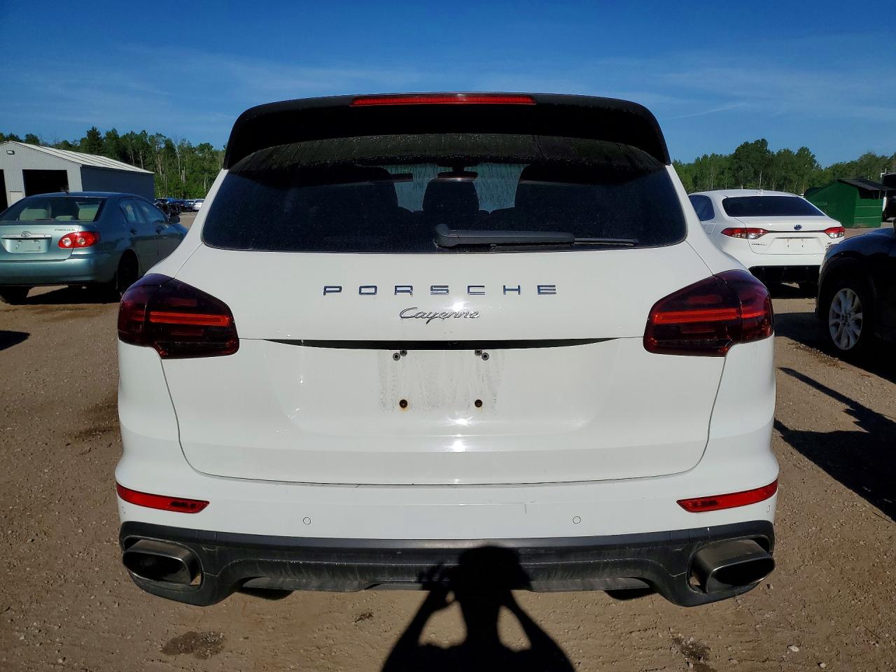 WP1AA2A25HKA81511 · 2017 PORSCHE CAYENNE · 6/14