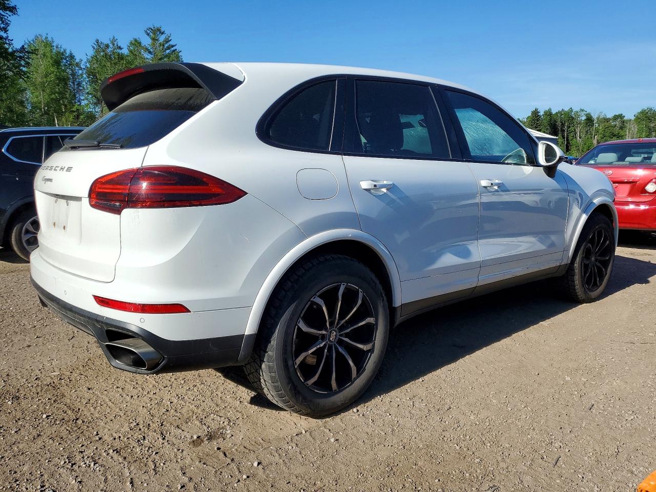 WP1AA2A25HKA81511 · 2017 PORSCHE CAYENNE · 3/14