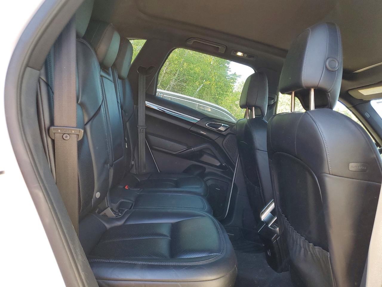 WP1AA2A25HKA81511 · 2017 PORSCHE CAYENNE · 11/14