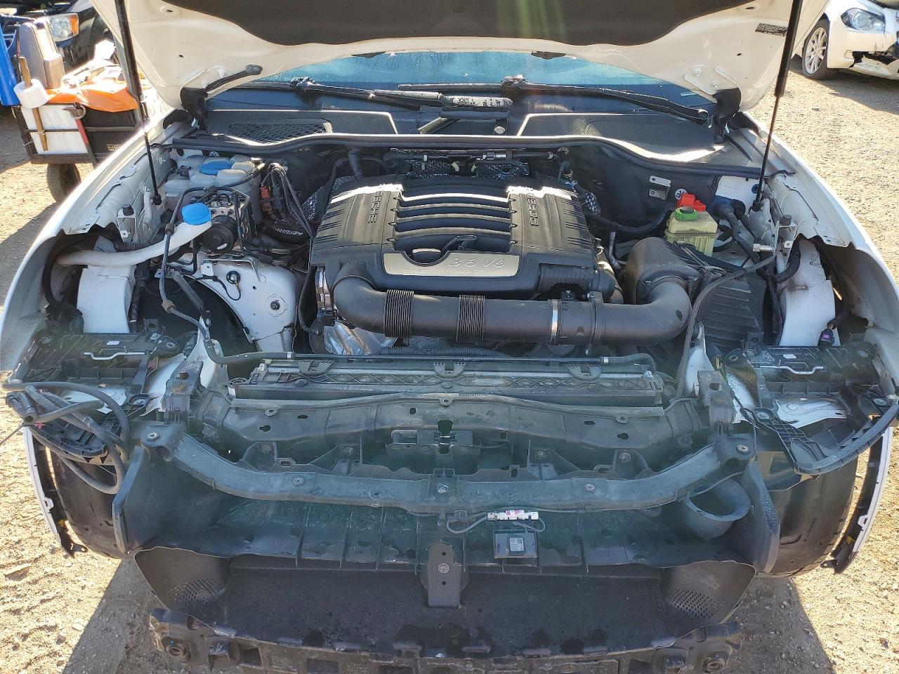 WP1AA2A25HKA81511 · 2017 PORSCHE CAYENNE · 12/14