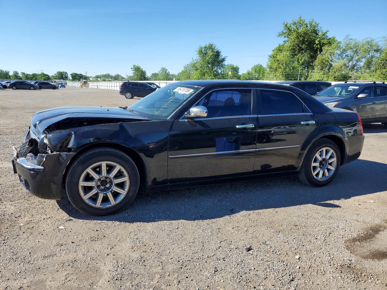 2C3CA3CVXAH137628 · 2010 CHRYSLER 300