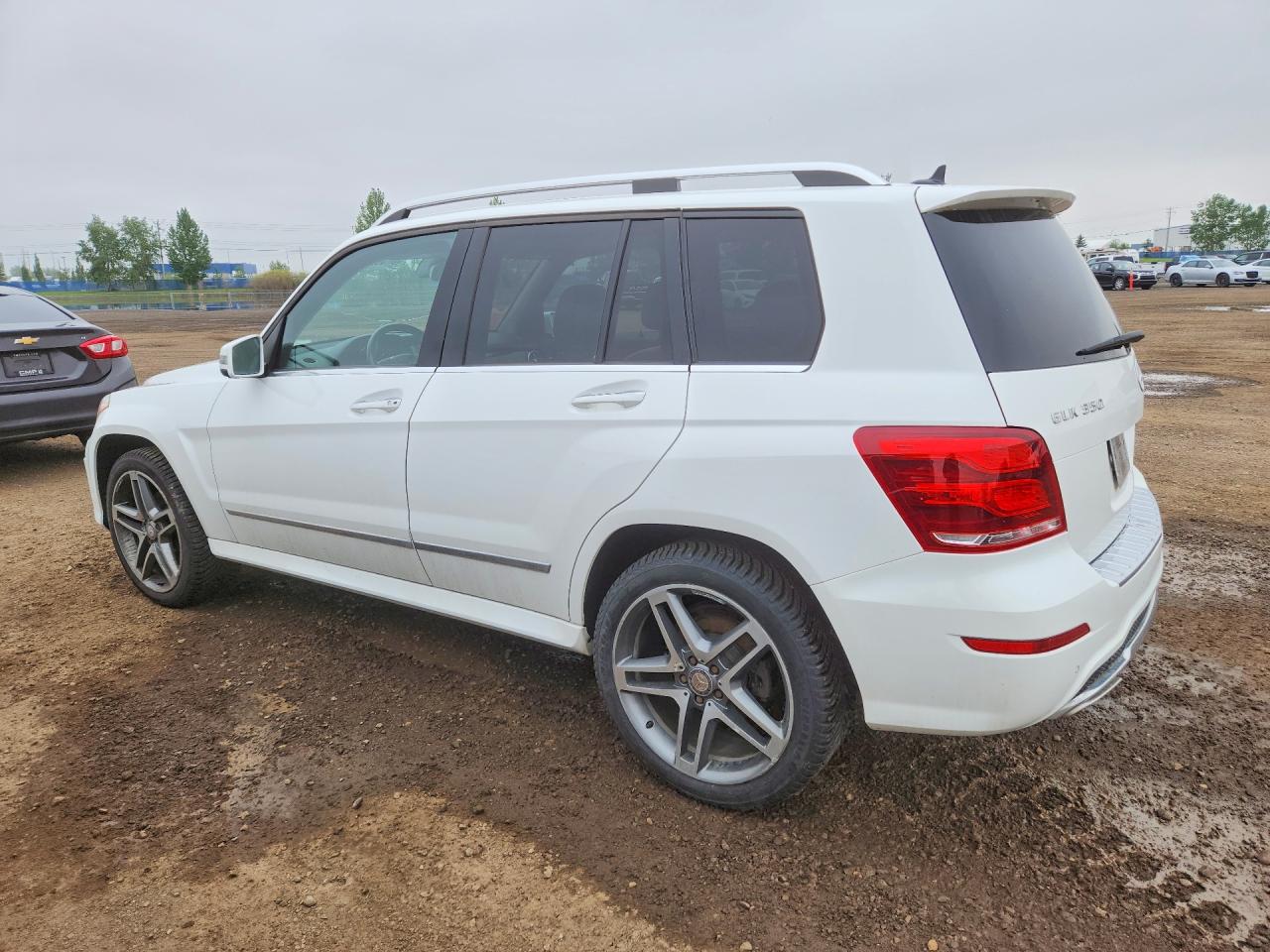 WDCGG8JBXDF973585 · 2013 MERCEDES-BENZ GLK · 2/13
