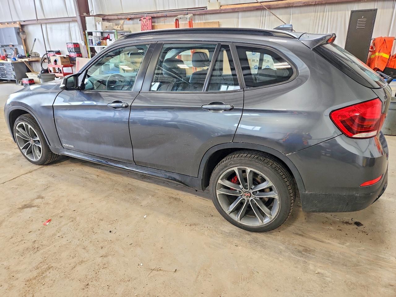 WBAVL1C59FVY36358 · 2015 BMW X1 · 2/13