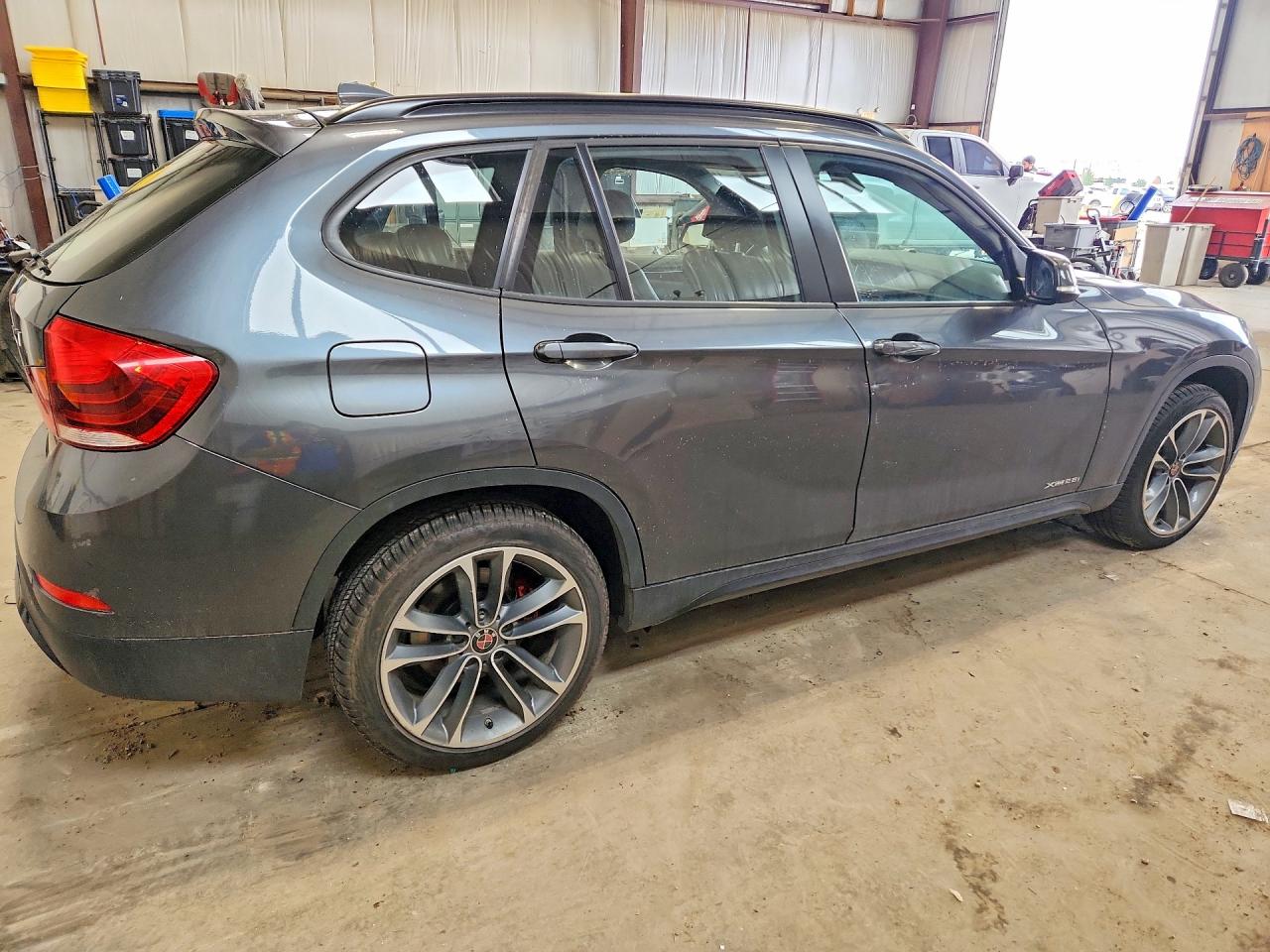 WBAVL1C59FVY36358 · 2015 BMW X1 · 3/13