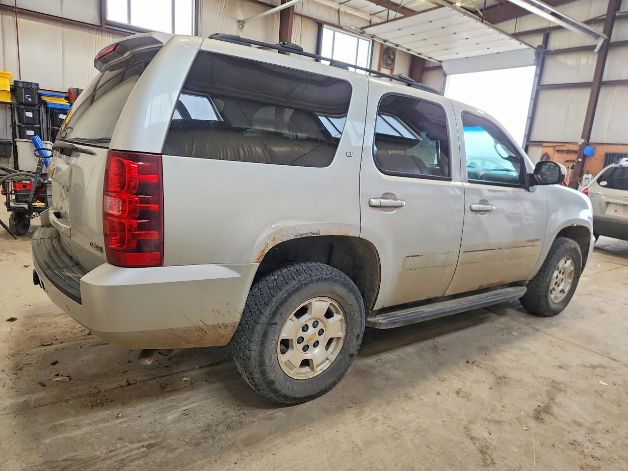 1GNUKBE01AR140725 · 2010 CHEVROLET TAHOE · 3/13