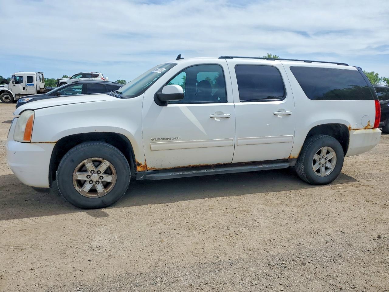 1GKS2HE37BR127559 · 2011 GMC YUKON XL