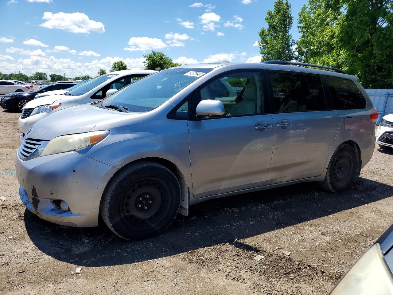 5TDDK3DC6BS005219 · 2011 TOYOTA SIENNA