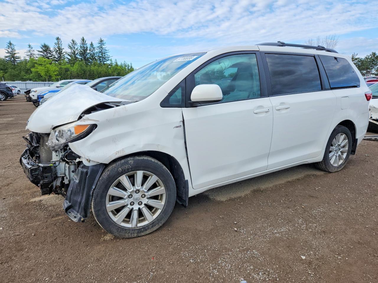 5TDJZ3DC9HS185870 · 2017 TOYOTA SIENNA