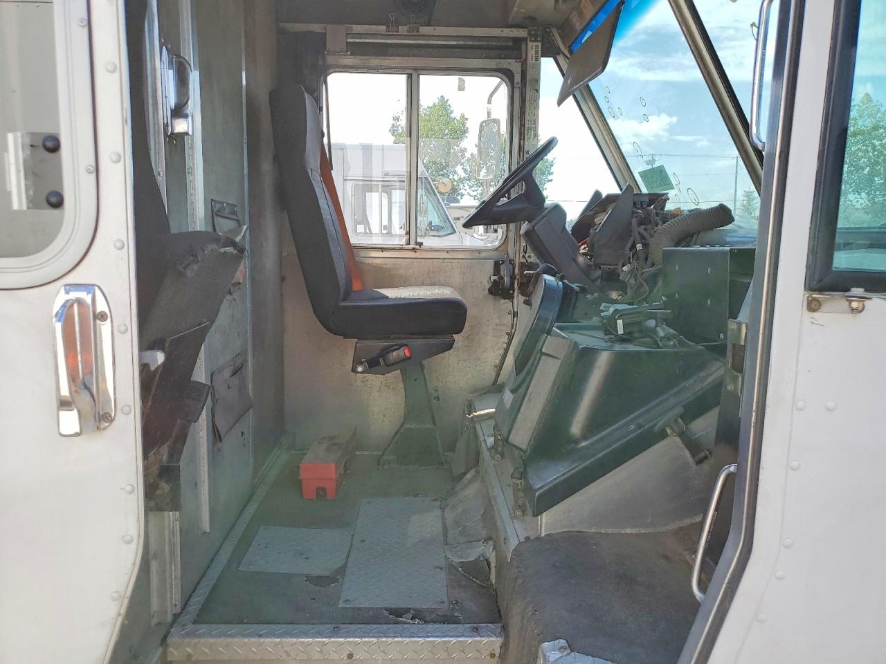 4UZAANBW76CW23392 · 2006 FREIGHTLINER CHASSIS · 5/10