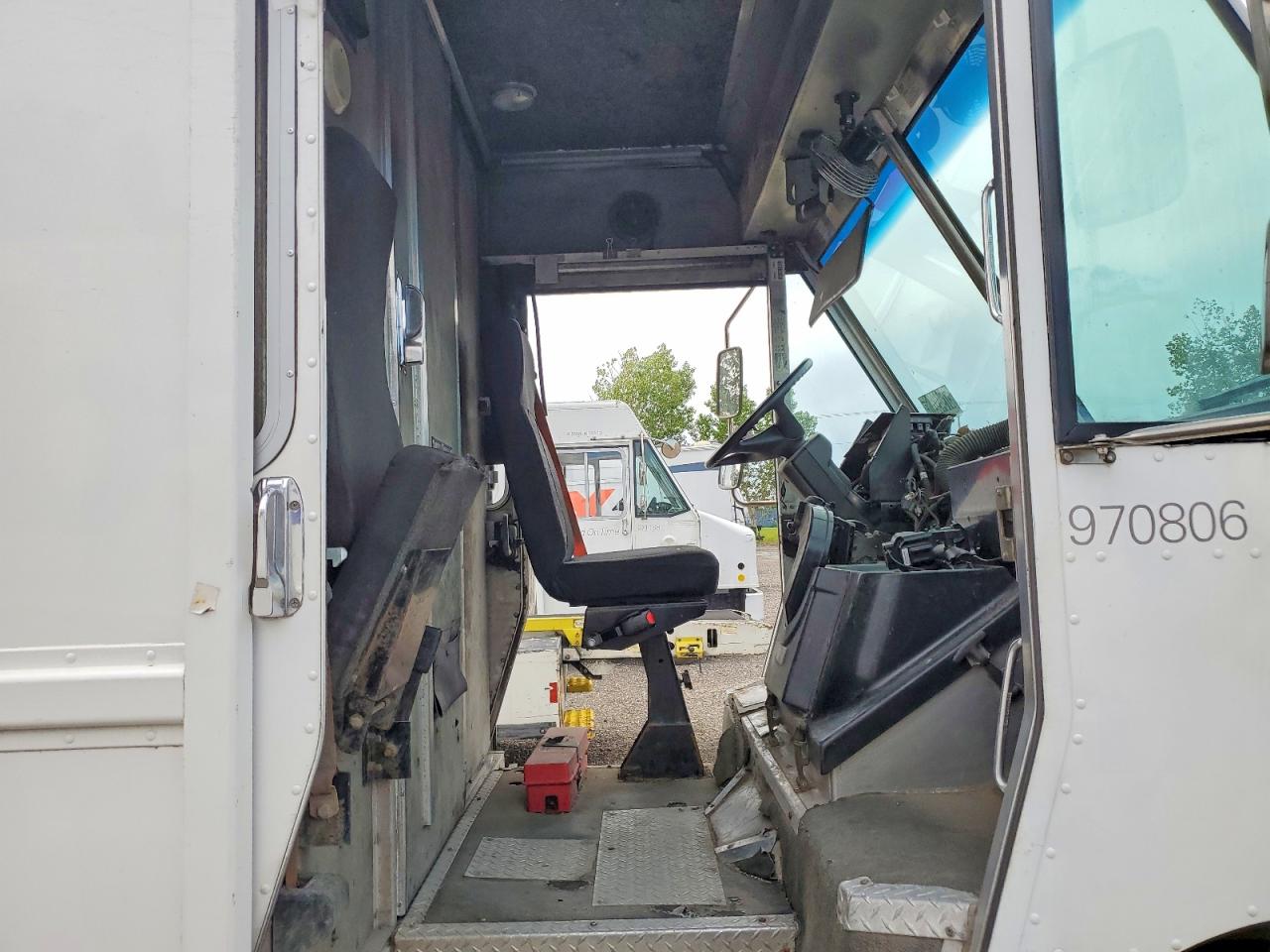 4UZAANBW76CW23392 · 2006 FREIGHTLINER CHASSIS · 6/10