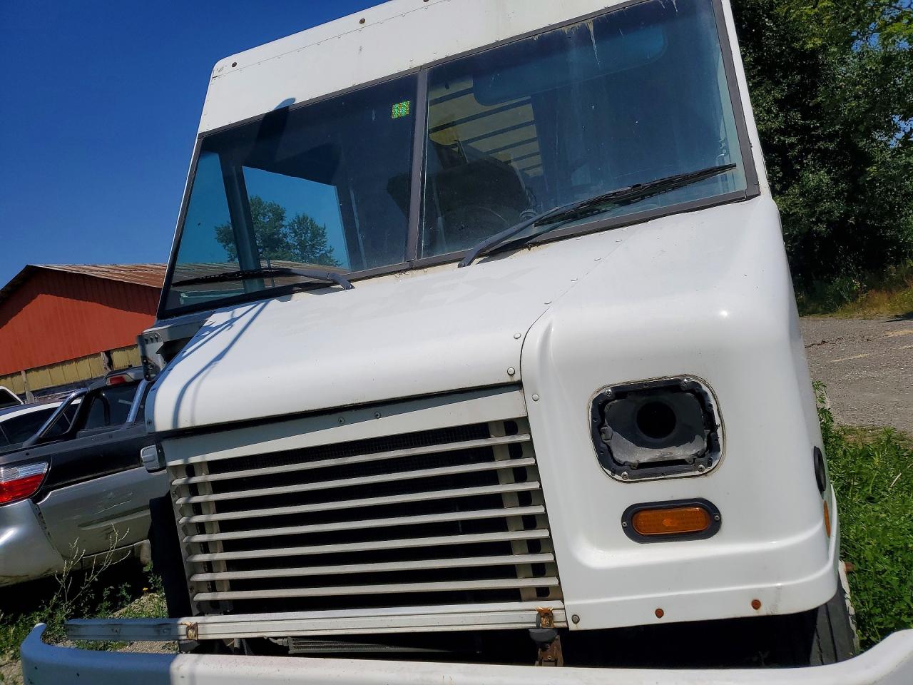4UZAANDUXDCFE4807 · 2013 FREIGHTLINER CHASSIS · 5/10