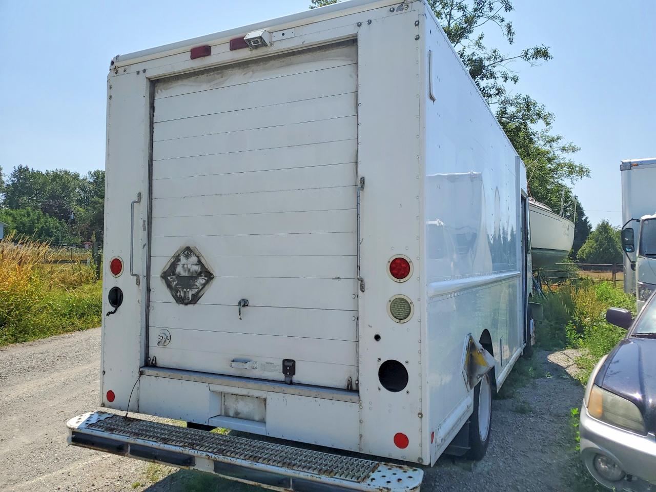 4UZAANDUXDCFE4807 · 2013 FREIGHTLINER CHASSIS · 3/10