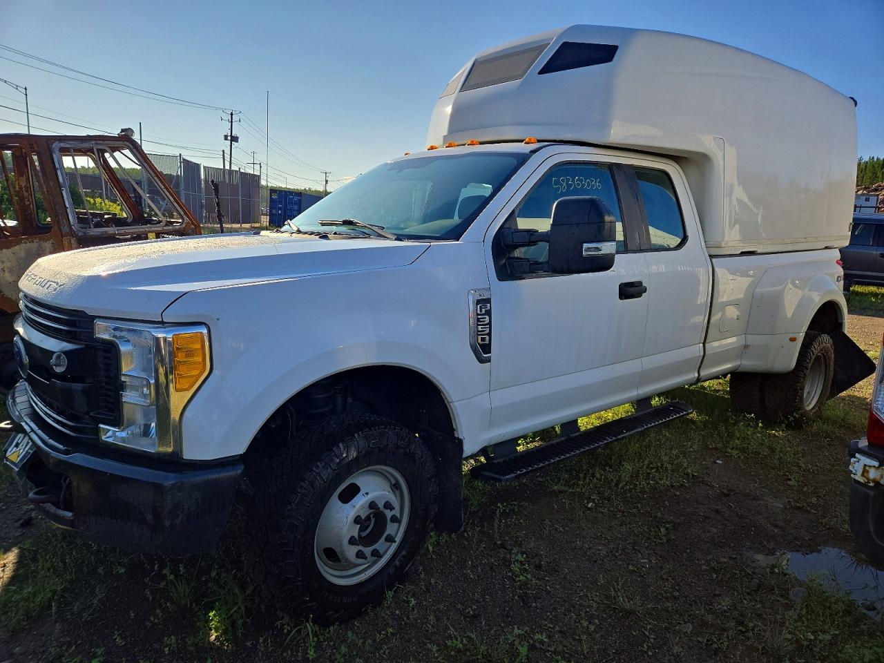 1FT8X3D64HED36909 · 2017 FORD F350