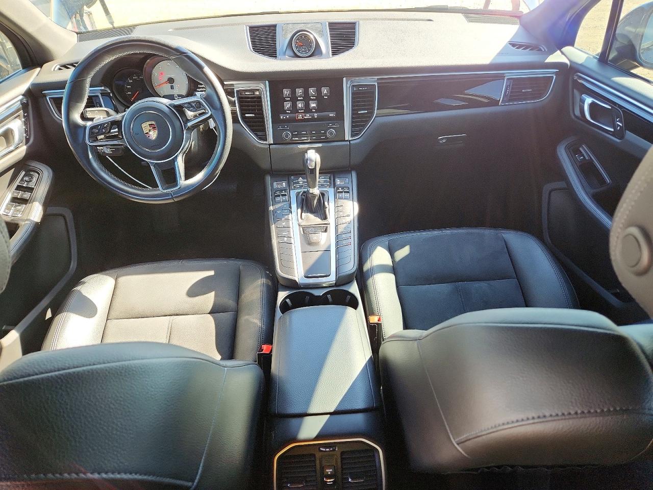 WP1AB2A53JLB31989 · 2018 PORSCHE MACAN · 8/14