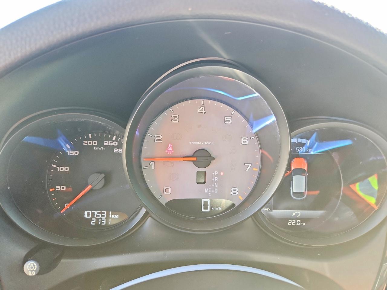 WP1AB2A53JLB31989 · 2018 PORSCHE MACAN · 9/14