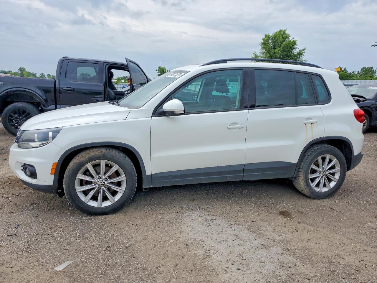 WVGHV7AX0FW529992 · 2015 VOLKSWAGEN TIGUAN