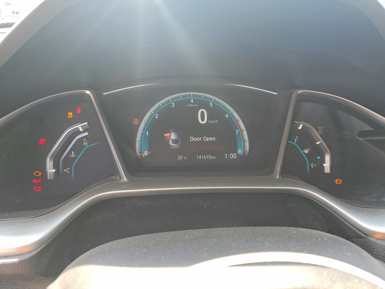 2HGFC3A33JH450235 · 2018 HONDA CIVIC · 9/13