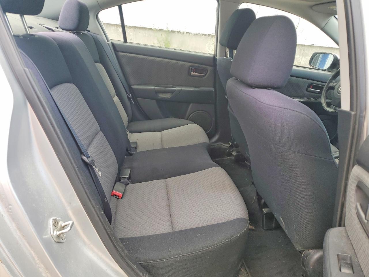 JM1BK12F661403431 · 2006 MAZDA 3 · 10/12