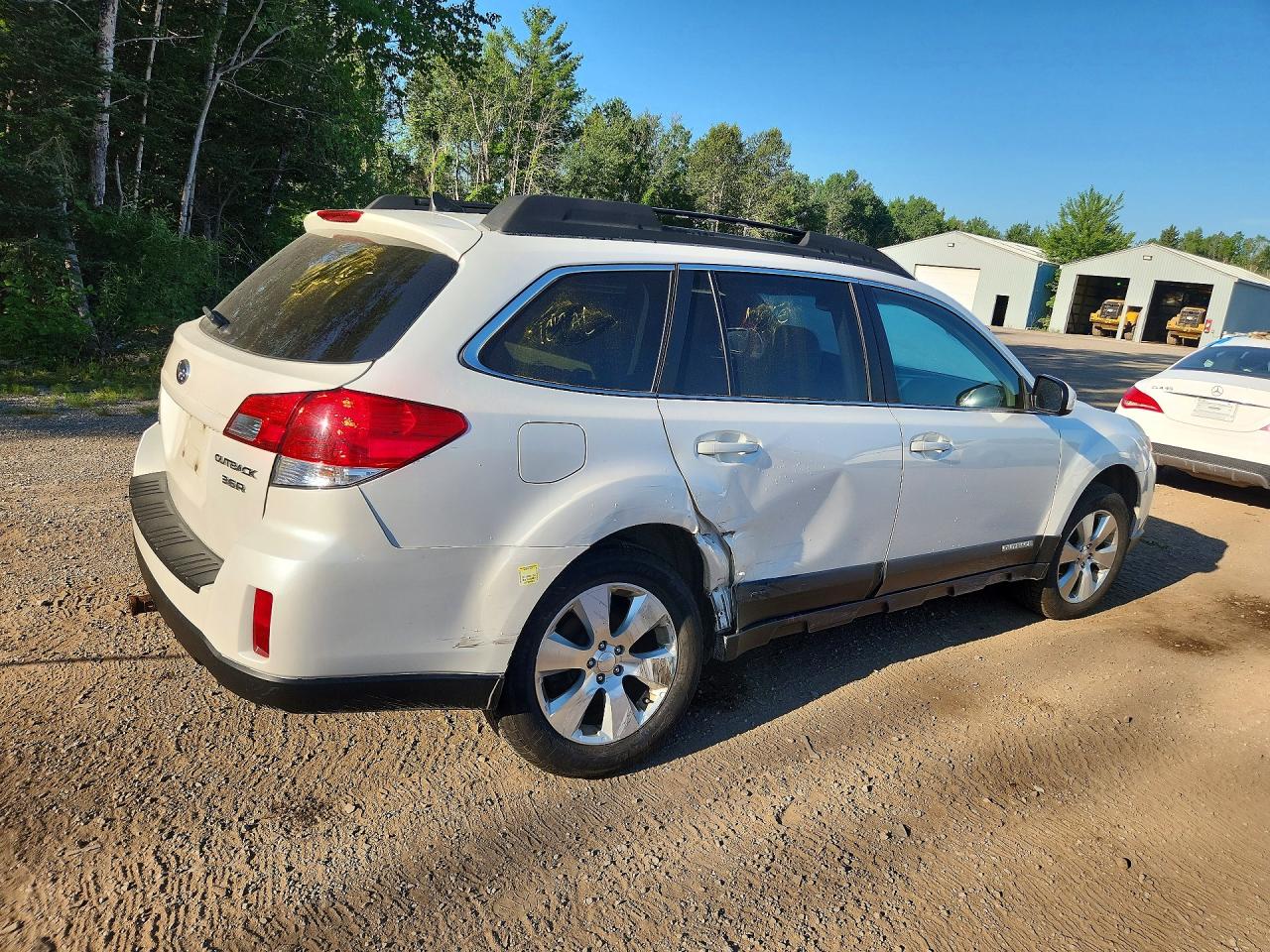 4S4BRDLC3B2344436 · 2011 SUBARU OUTBACK · 3/13