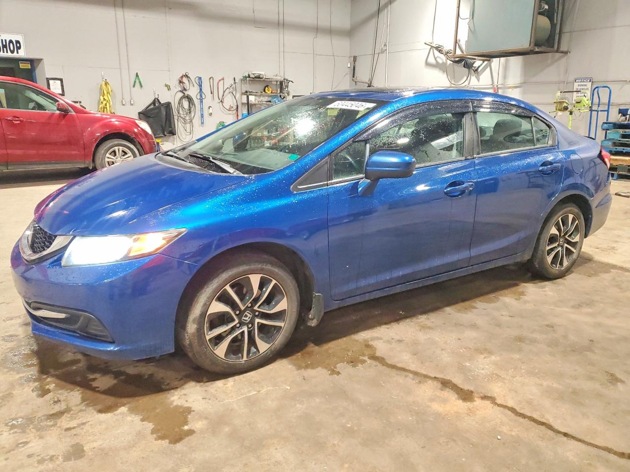 2HGFB2F50FH060563 · 2015 HONDA CIVIC