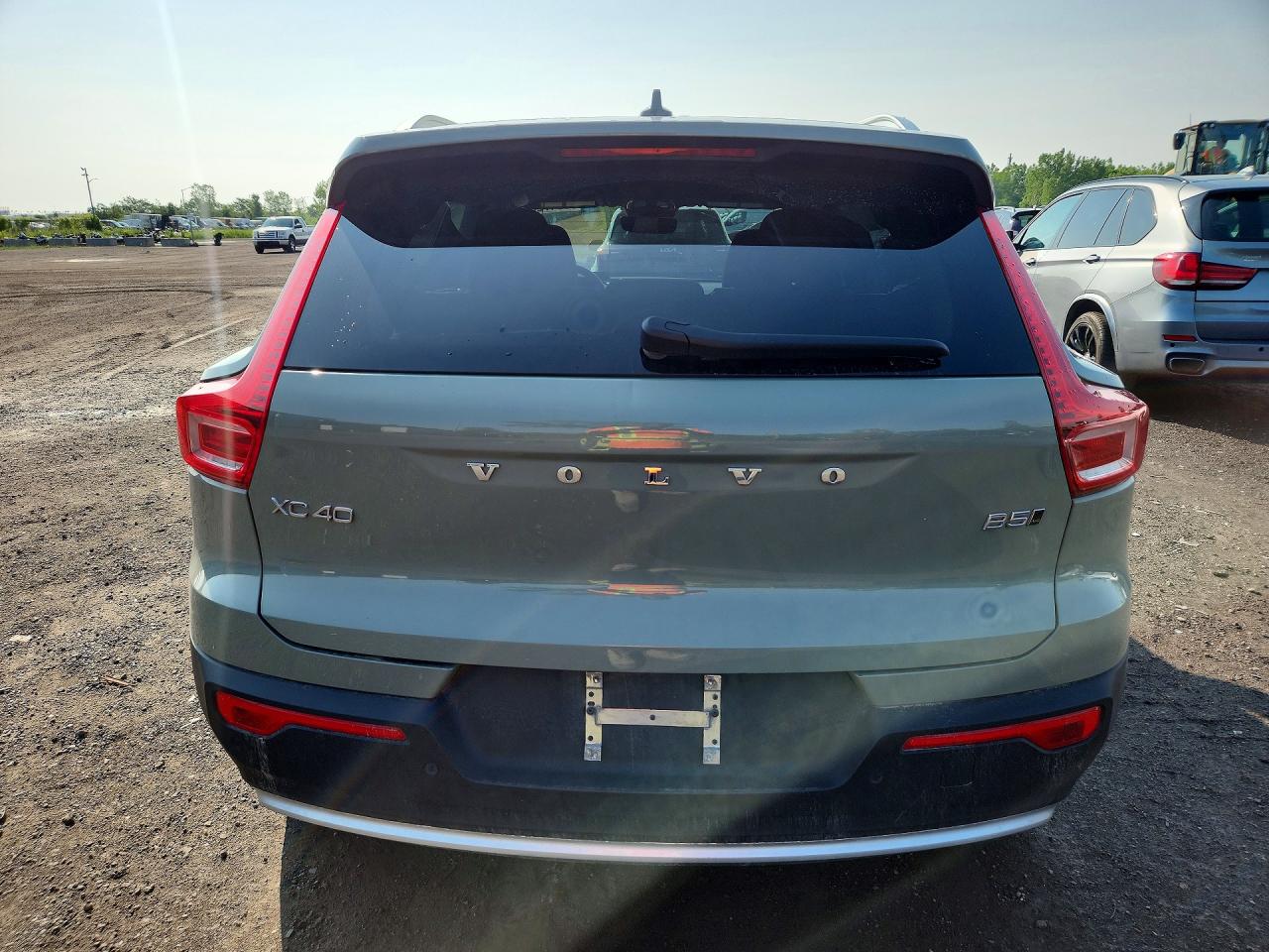 YV4L12UV7P2022942 · 2023 VOLVO XC40 · 6/12