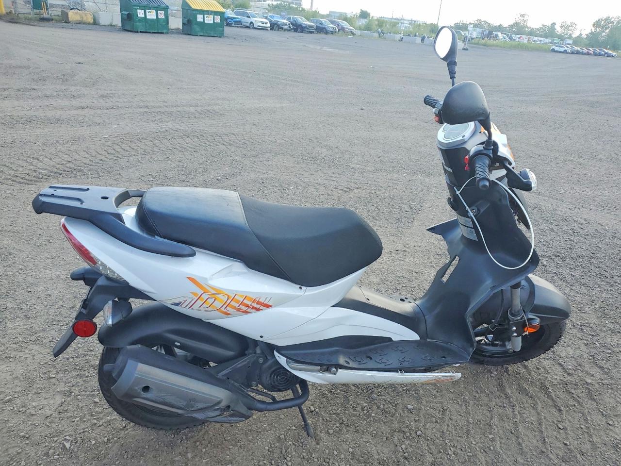 RFLDA0518NA004572 · 2022 CF MOTO SCOOTER