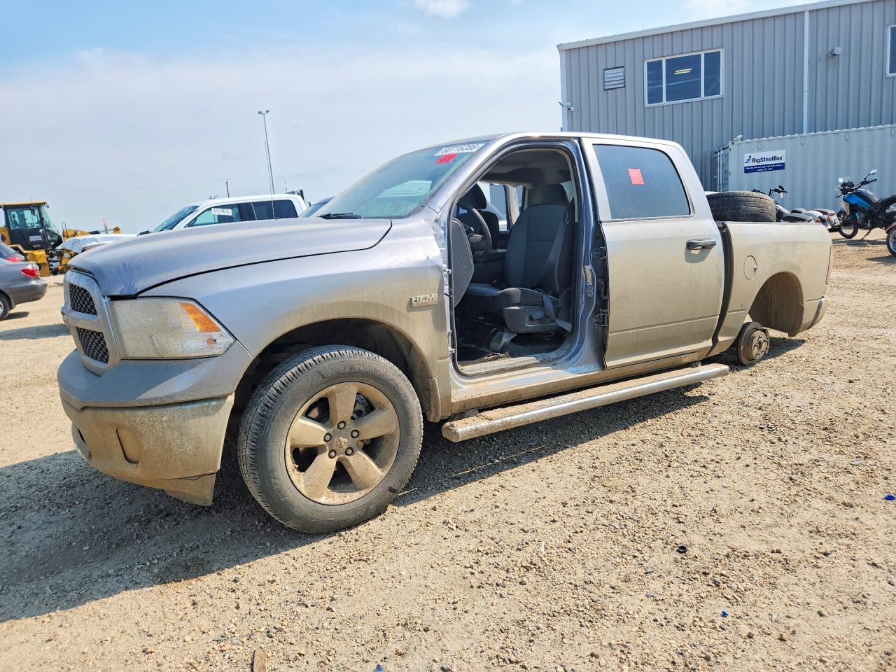 1C6RR7KT8RS197053 · 2024 RAM 1500 CLASSIC