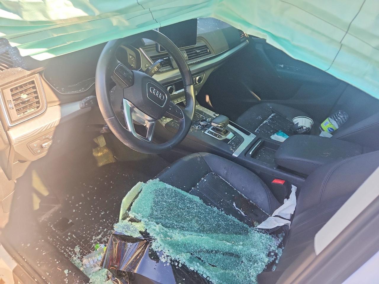 WA1CNAFY1K2045709 · 2019 AUDI Q5 · 8/13