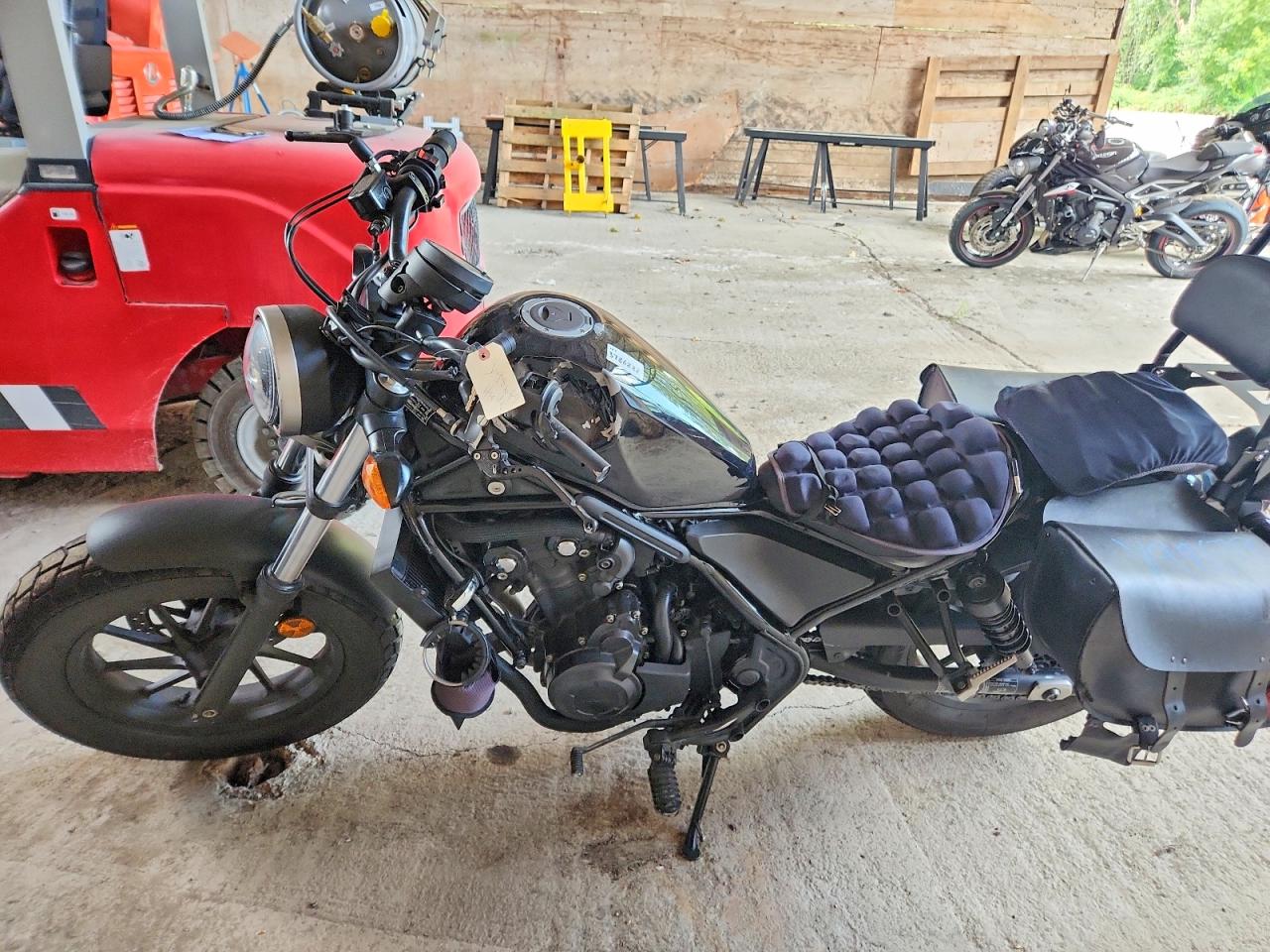 MLHPC5669J5100730 · 2018 HONDA CMX500 · 3/9