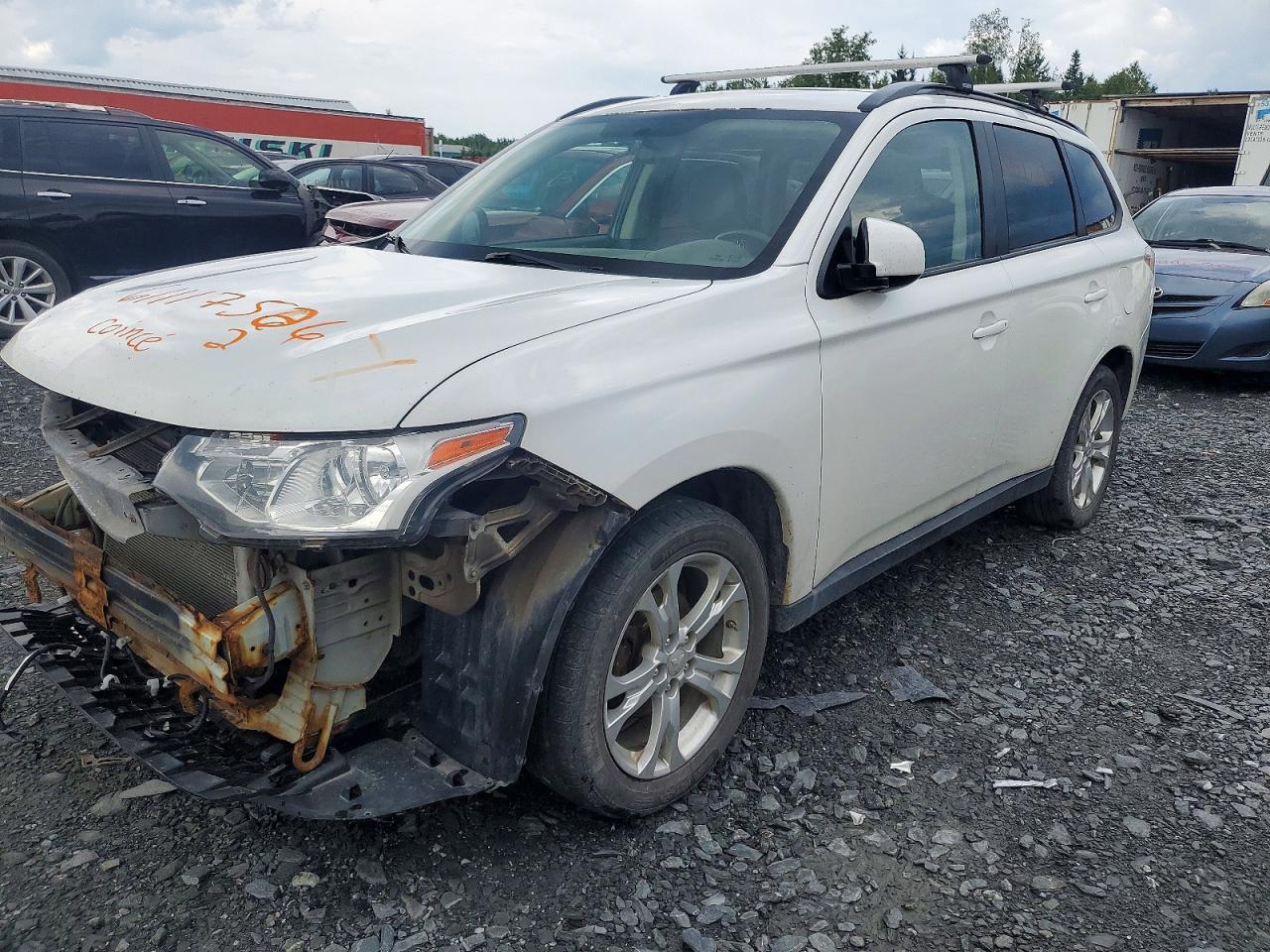 JA4AZ2A39EZ603637 · 2014 MITSUBISHI OUTLANDER