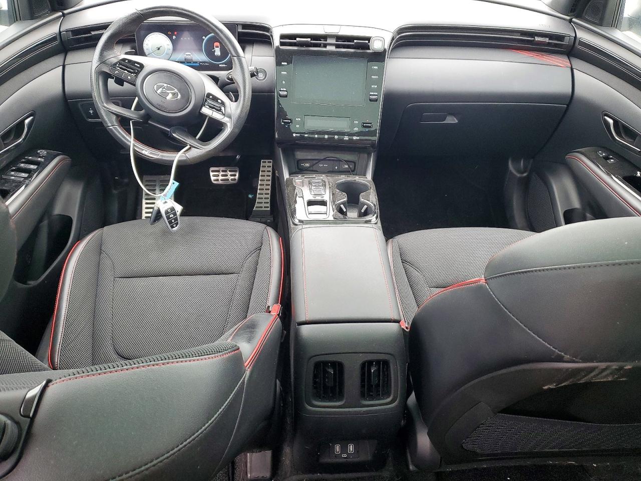 KM8JCCAE1NU097731 · 2022 HYUNDAI TUCSON · 8/13