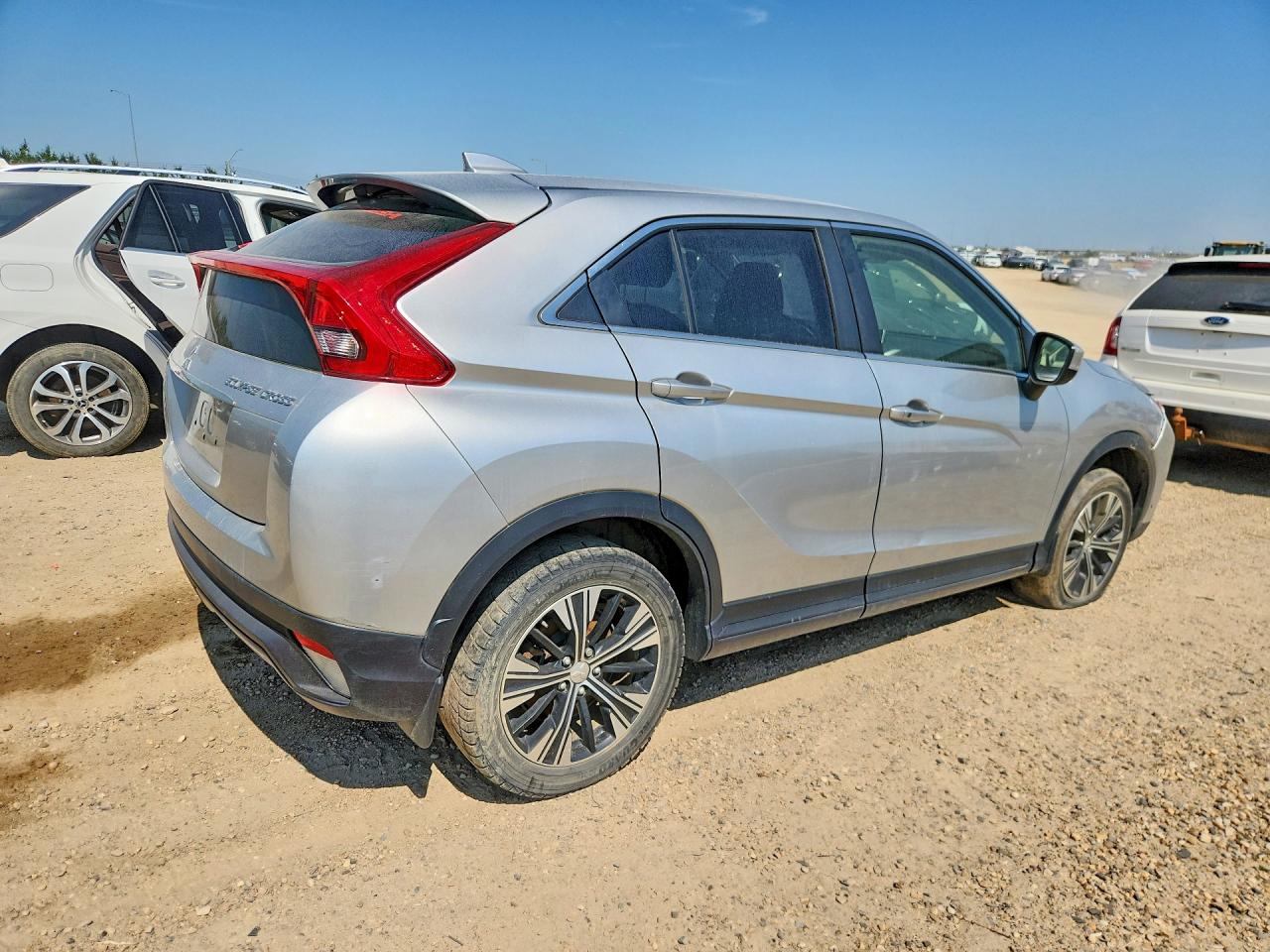 JA4AT4AA4JZ608198 · 2018 MITSUBISHI ECLIPSE CROSS · 3/13