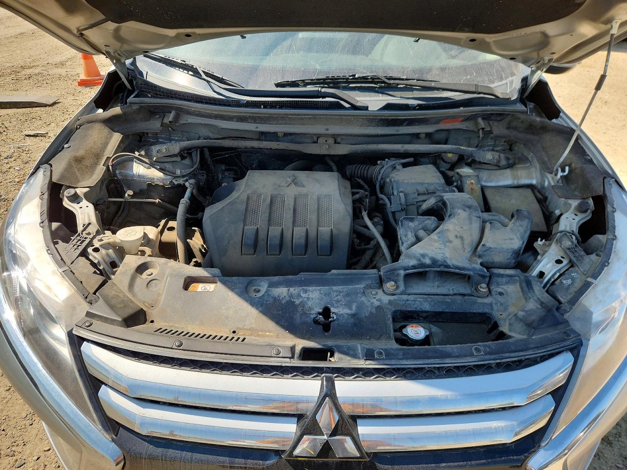 JA4AT4AA4JZ608198 · 2018 MITSUBISHI ECLIPSE CROSS · 12/13