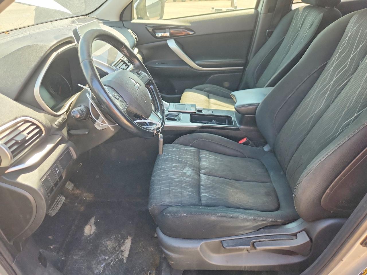 JA4AT4AA4JZ608198 · 2018 MITSUBISHI ECLIPSE CROSS · 7/13