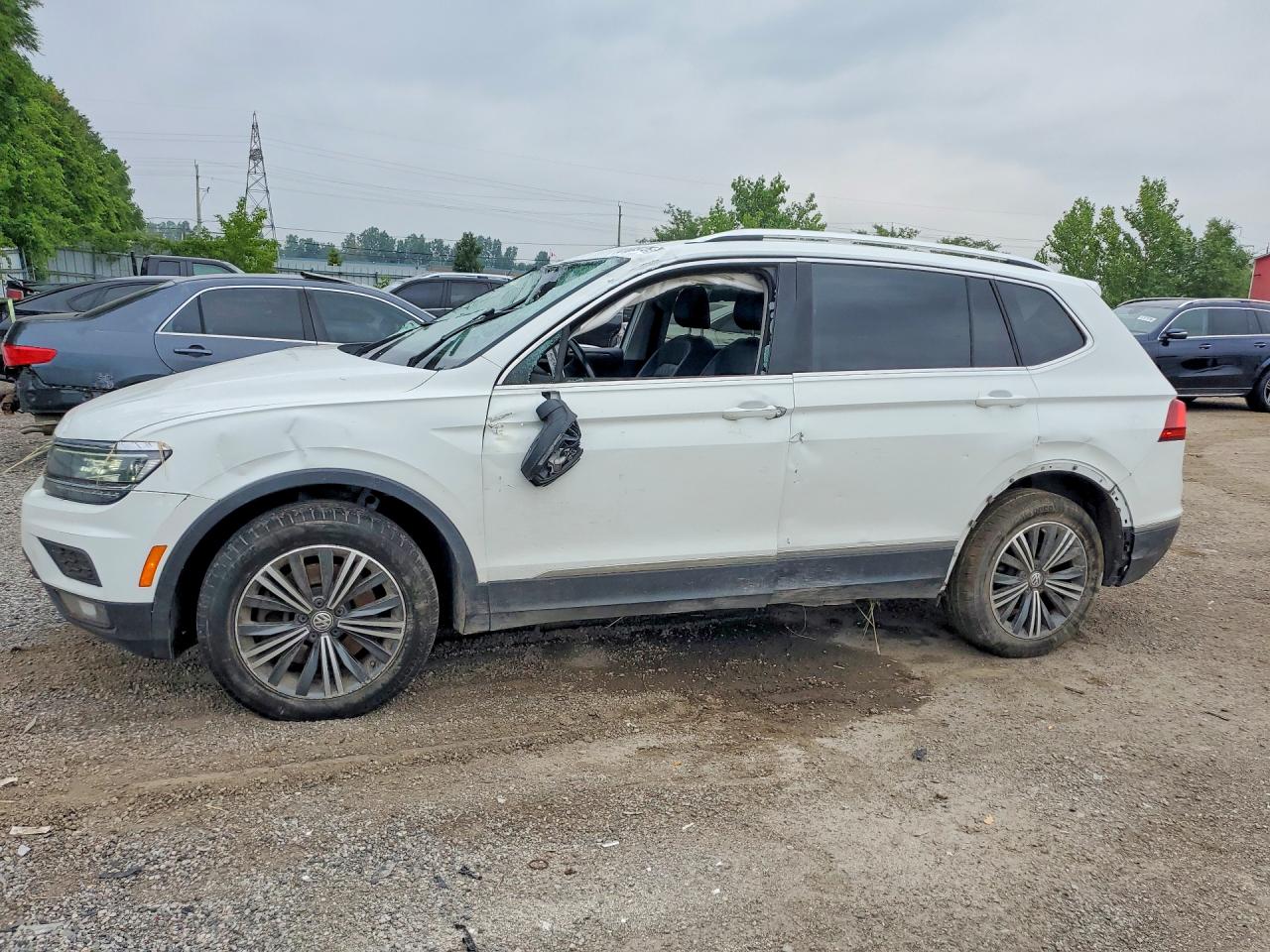 3VV4B7AX1JM091683 · 2018 VOLKSWAGEN TIGUAN