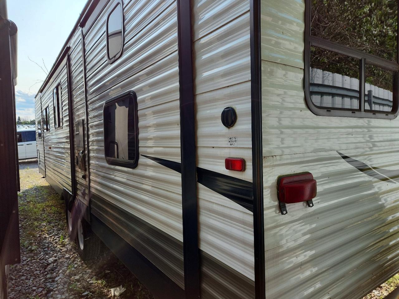 1UJBJ0BS6G17T0052 · 2016 JAYCO JAY TRAILERS · 3/10