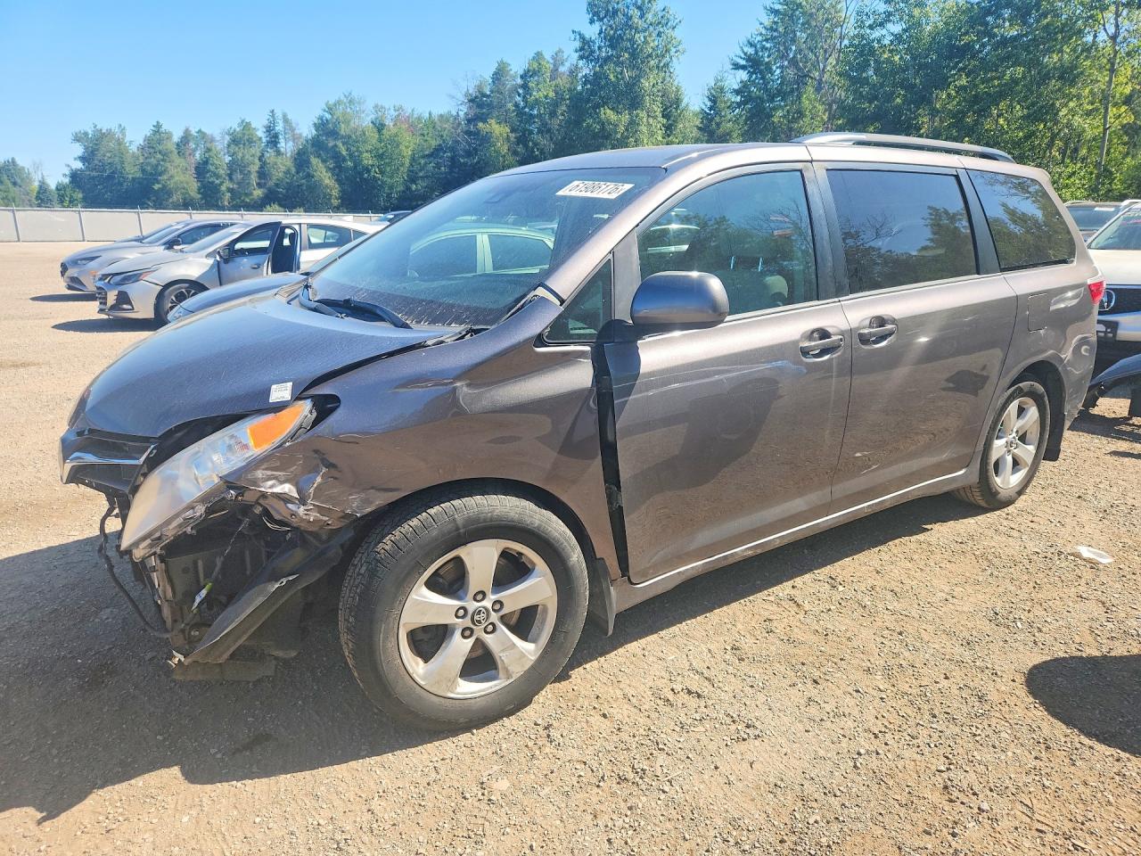 5TDKZ3DC8KS978945 · 2019 TOYOTA SIENNA